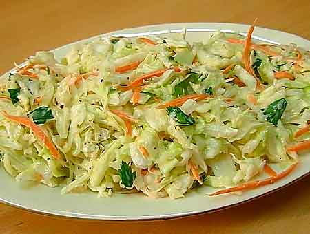 Салат з капустою та куркою – проста страва з філе