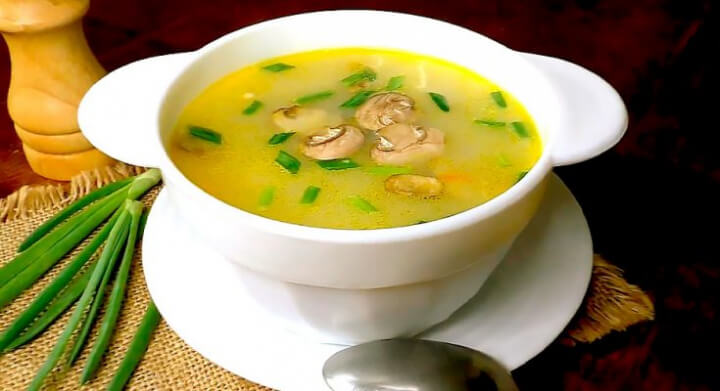 Сирний суп з куркою та грибами з курячого філе з печерицями