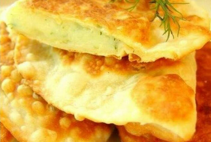 Домашні чебуреки на кефірі – 5 популярних рецептів