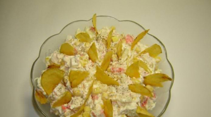 Як приготувати салат з крабовими паличками і кукурудзою