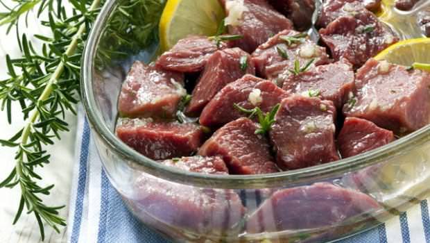 Як замаринувати мясо для шашлику — 12 кращих рецептів