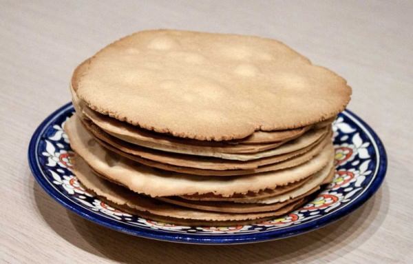 Коржі для торта на сковороді – 8 простих і смачних рецептів