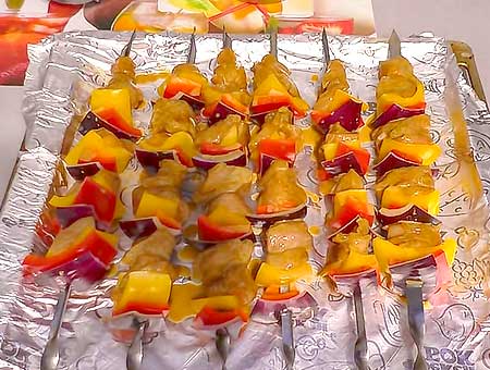 Шашлик з курки в духовці з перцем на закуску
