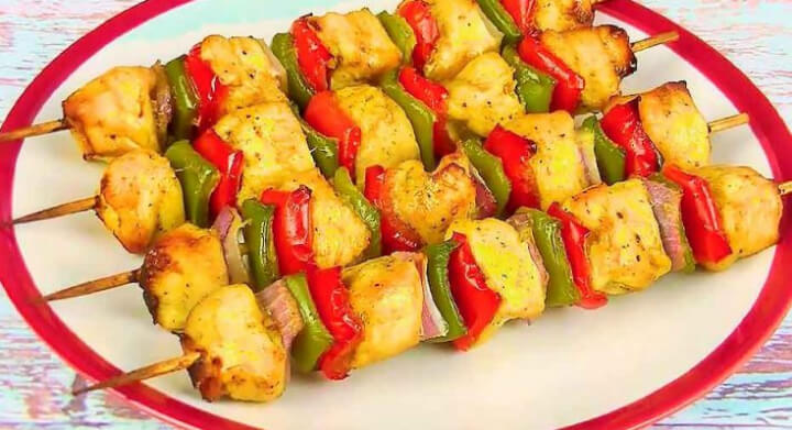 Шашлик з курячого філе з овочами в духовці