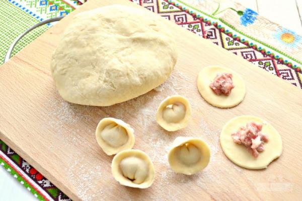 Тісто на пельмені – 9 класичних рецептів