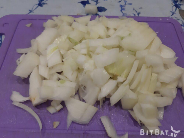 Смажена свинина з картоплею на сковороді