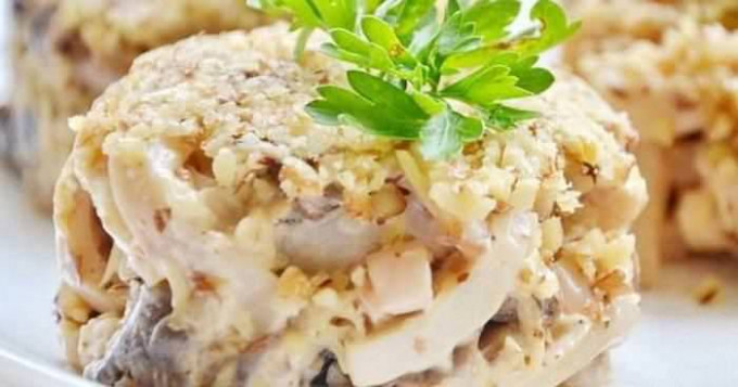 Салат з плавленим сиром — підбірка оригінальних рецептів