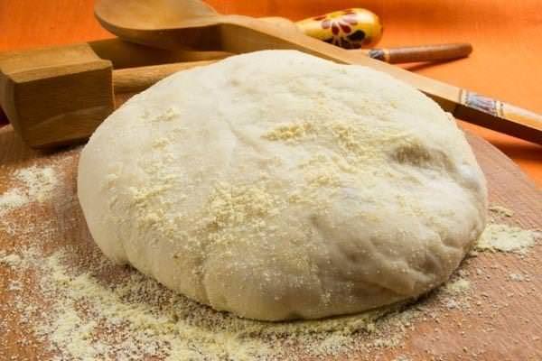 Тісто для піци на воді: 6 найпростіших рецептів рецептів