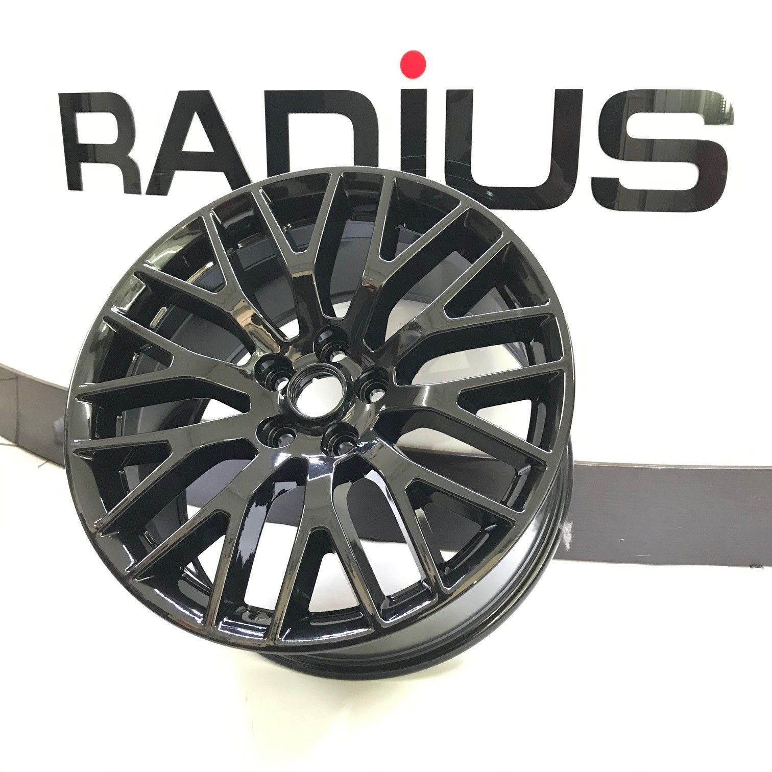 Шинний центр RADIUS