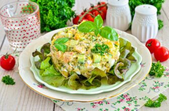 Салат зі смаженою курячою грудкою для легкої вечері