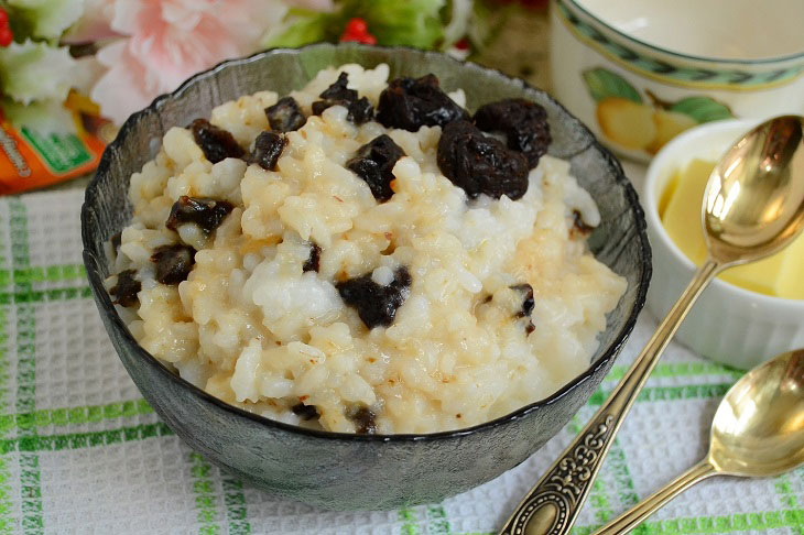 Рисова каша з чорносливом - сподобається і дітям, і дорослим