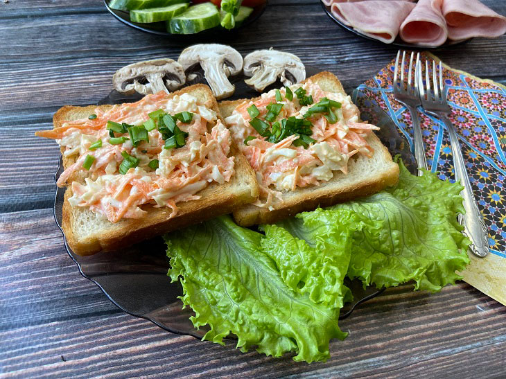 Гренки з морквою та вареними яйцями - яскрава та смачна закуска