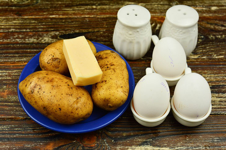 Яєчня в картоплі - цікавий рецепт із найпростіших продуктів