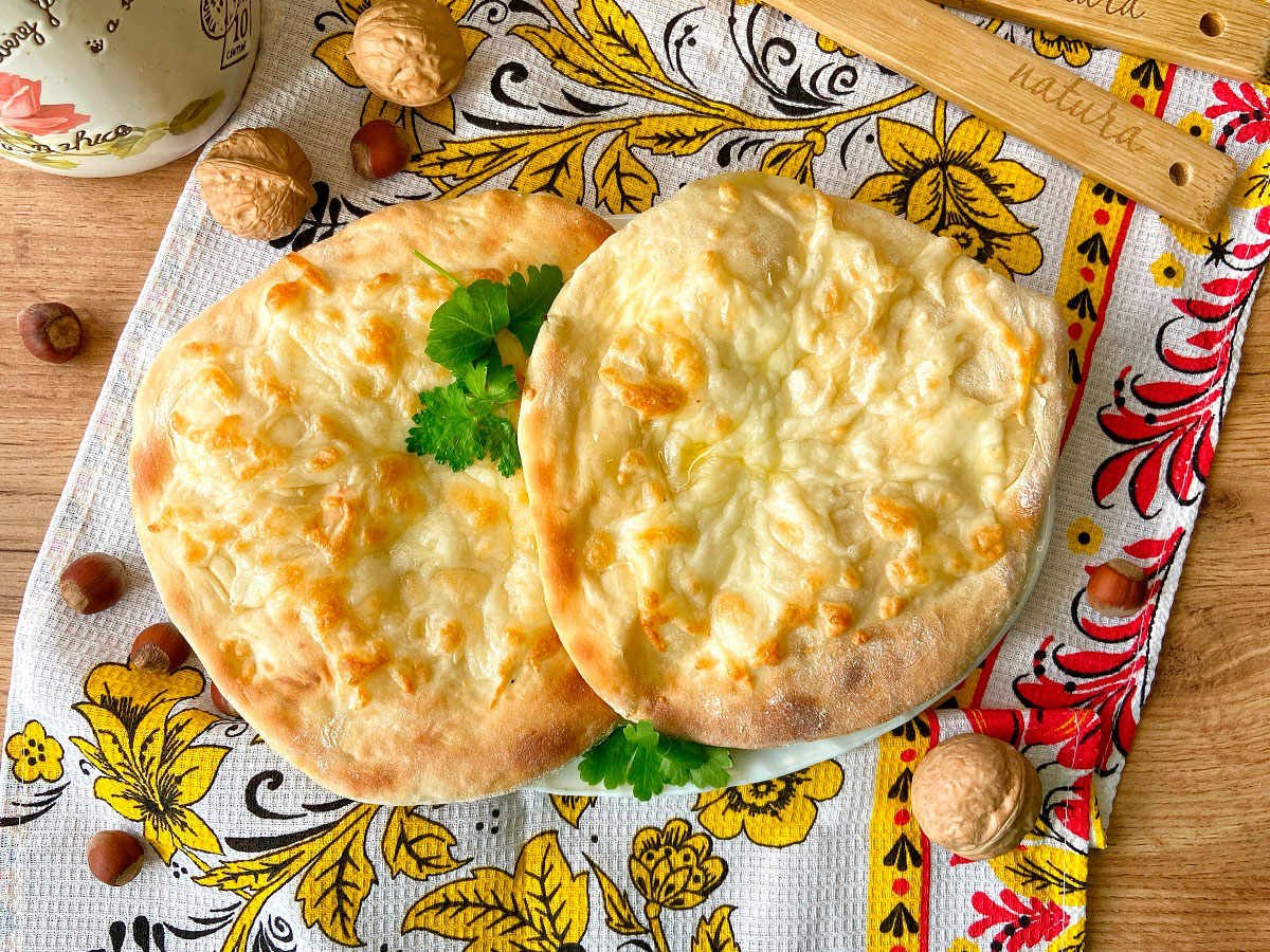 Хачапурі по-мегрельськи - смачний, ніжний та соковитий
