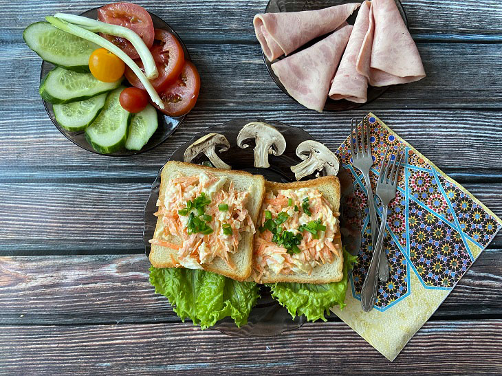 Гренки з морквою та вареними яйцями - яскрава та смачна закуска