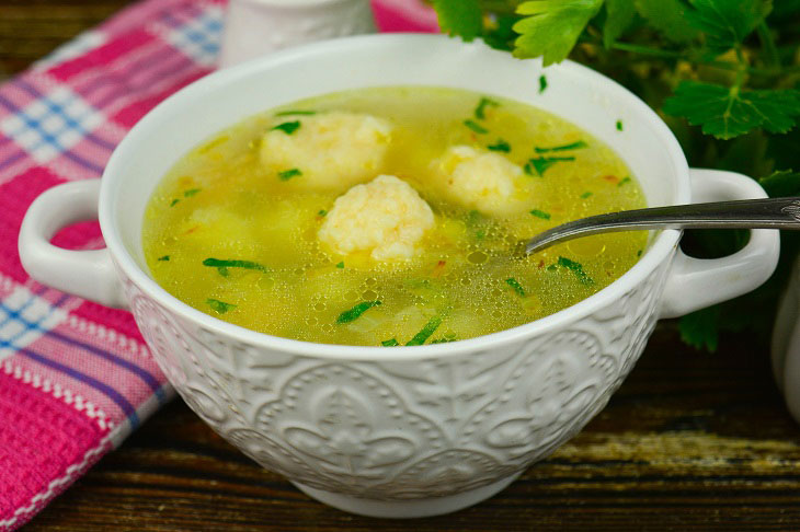 Курячий суп з сирними кульками - апетитний та ситний