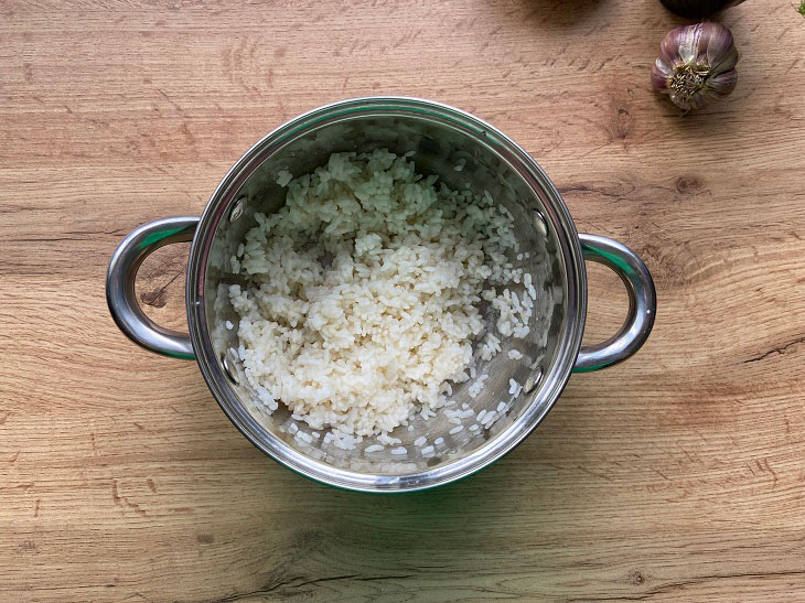 Рисова каша з яйцем - смачний рецепт із найпростіших продуктів