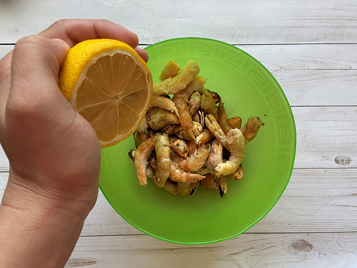 Рисова локшина з морепродуктами - смачно та автентично