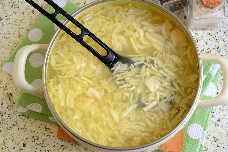 Щи по-уральськи - ситний, наваристий і смачний суп