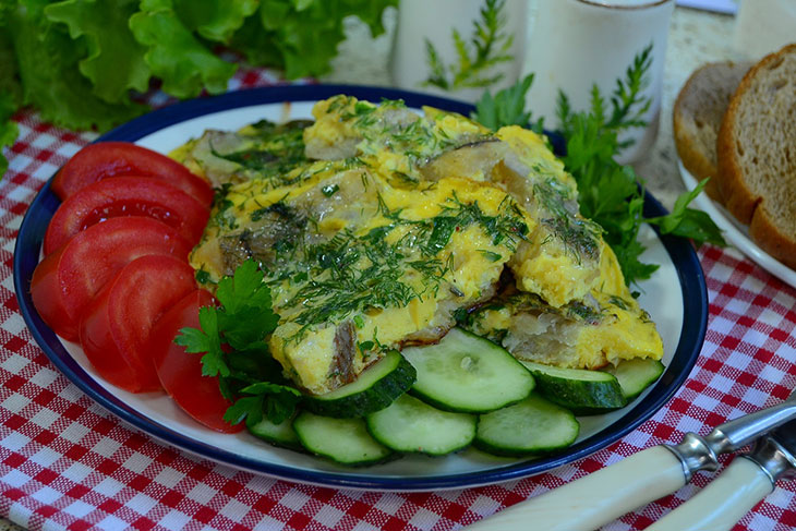 Мінтай в омлеті - бюджетна та оригінальна рибна страва