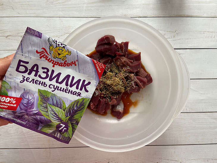 Яловичина з сиром у духовці - ніжна та ароматна страва