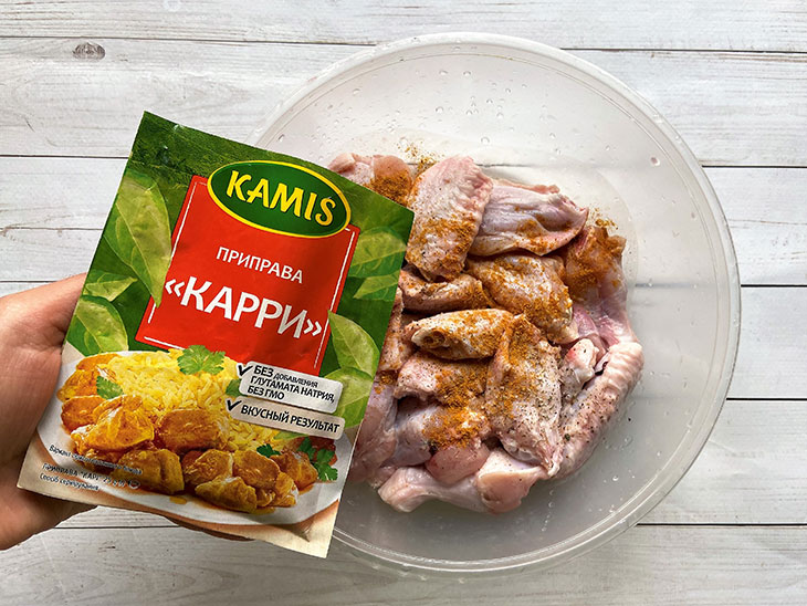 Курячі крильця, запечені в томатно-майонезному соусі - рум'яні, хрусткі та смачні