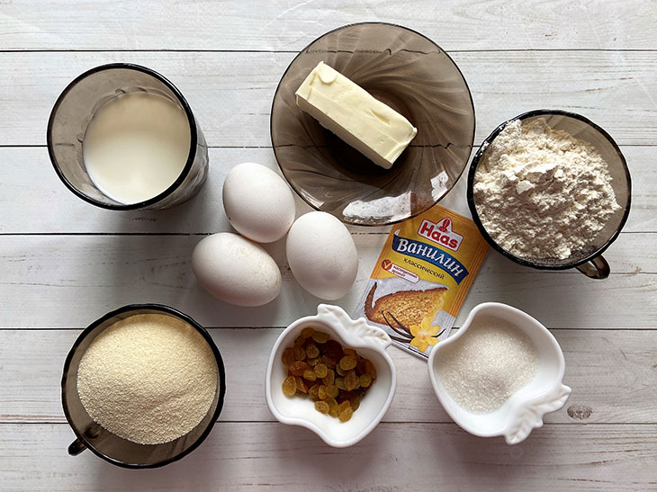 Манник на молоці з родзинками - найсмачніша випічка з простих продуктів