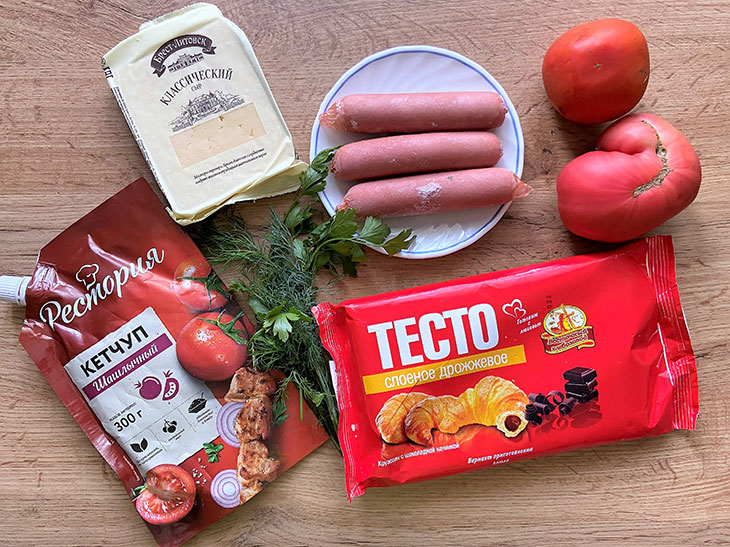Відкриті шарування з сосисками - швидкий і смачний рецепт