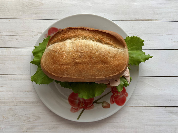 Максі-сендвіч з куркою - ситний, простий і смачний перекус