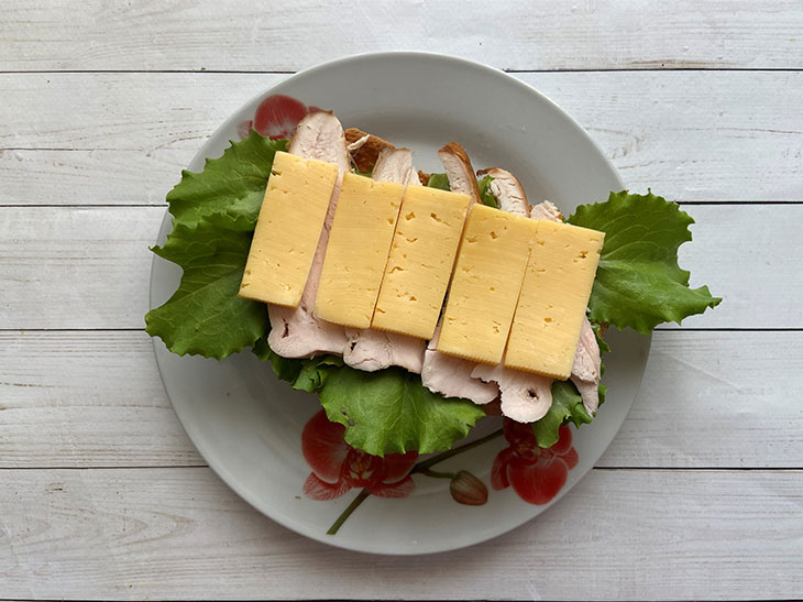 Максі-сендвіч з куркою - ситний, простий і смачний перекус