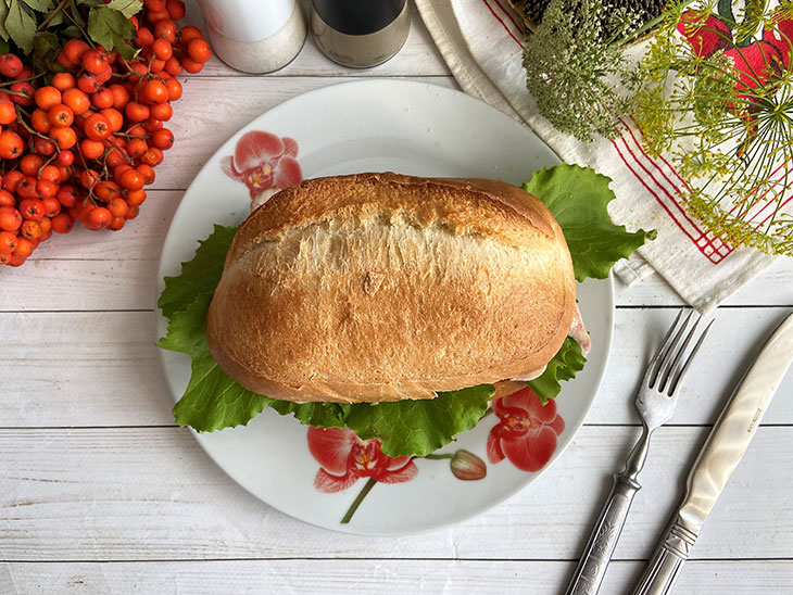 Максі-сендвіч з куркою - ситний, простий і смачний перекус