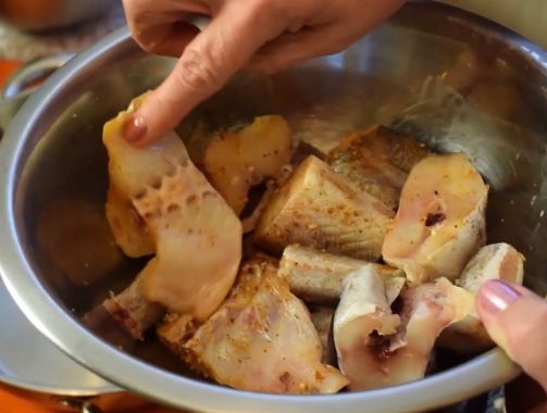 Риба під маринадом за класичним рецептом у духовці