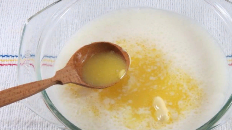 Шарлотка з яблуками в духовці - Покрокові рецепти приготування