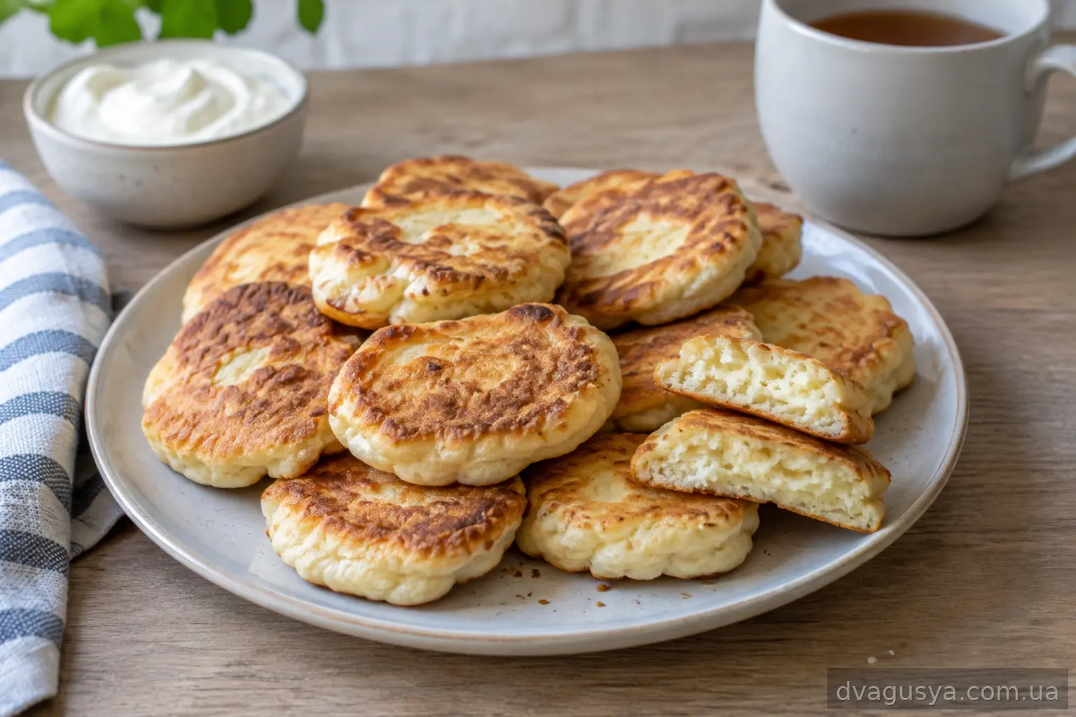 Печиво на сковороді зі сметани й жовтка