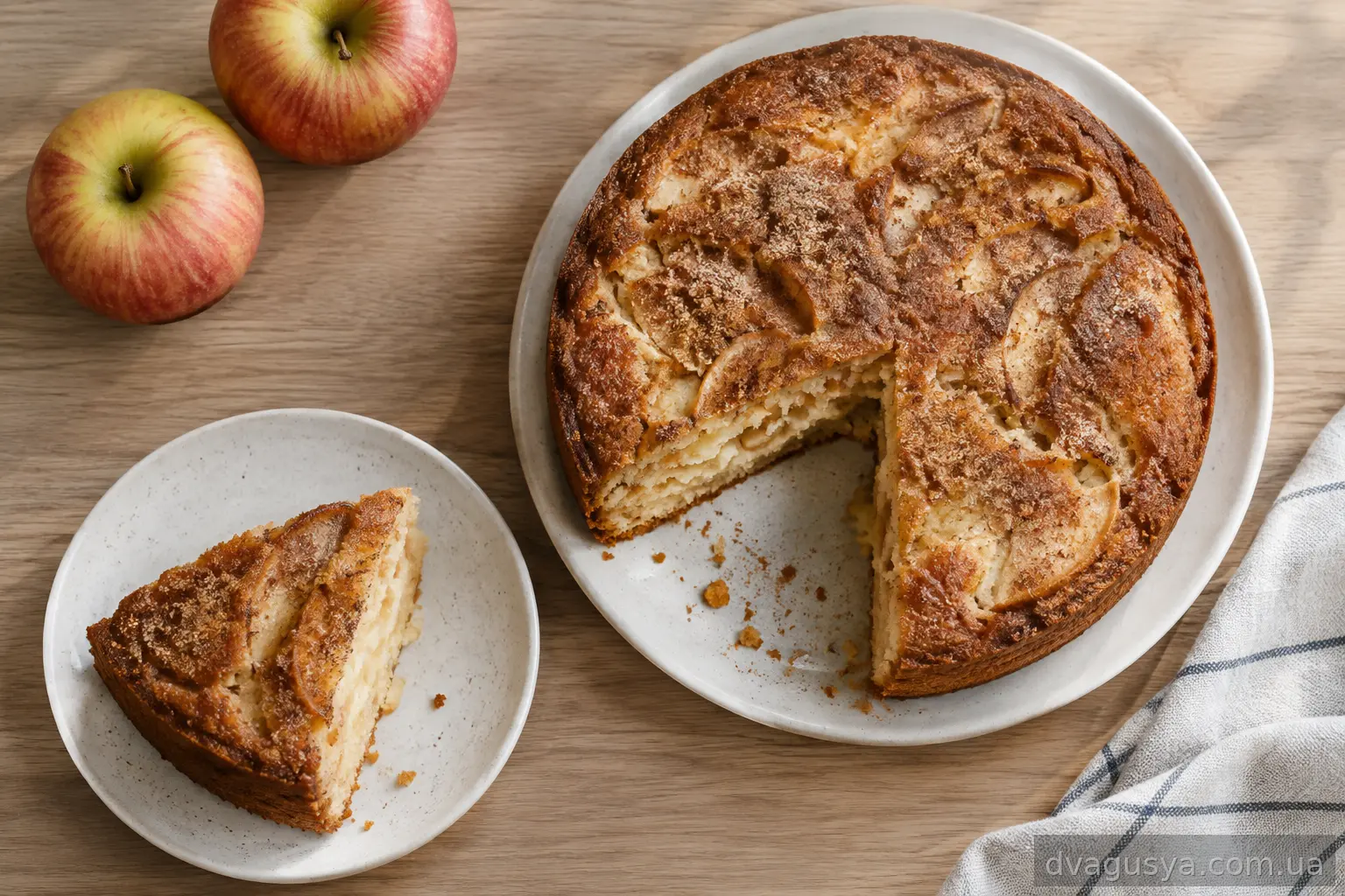 Класична шарлотка з яблуками в мультиварці