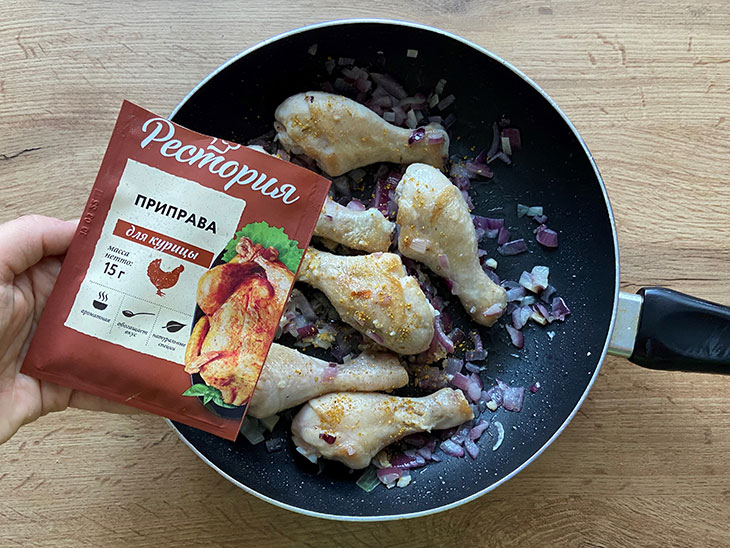 Курка в часниковому соусі на сковороді - особливий аромат та смак