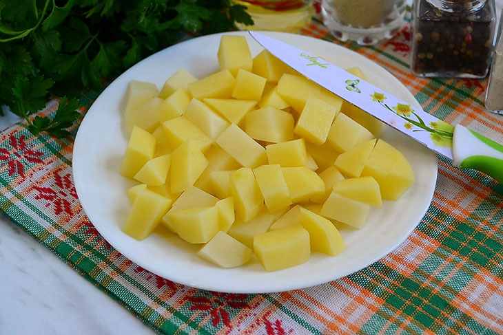 Рибний суп з манкою - смачний, легкий та ароматний