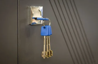Как установить замок в металлическую дверь