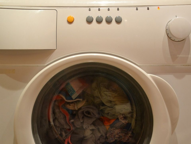 Чи можна прати кухонні рушники разом з одягом: кілька нюансів