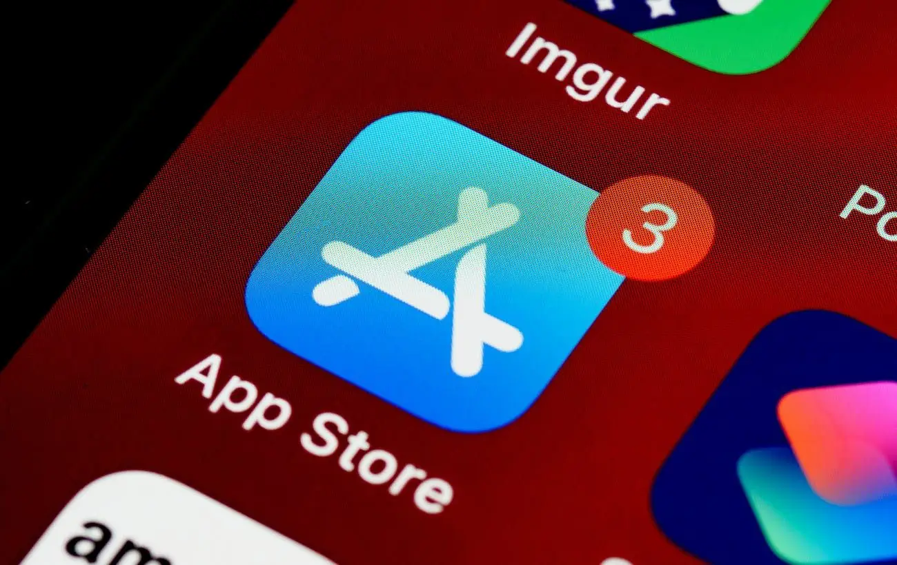 Невдовзі власники iPhone матимуть змогу завантажувати софт сторонніх виробників: як це працюватиме