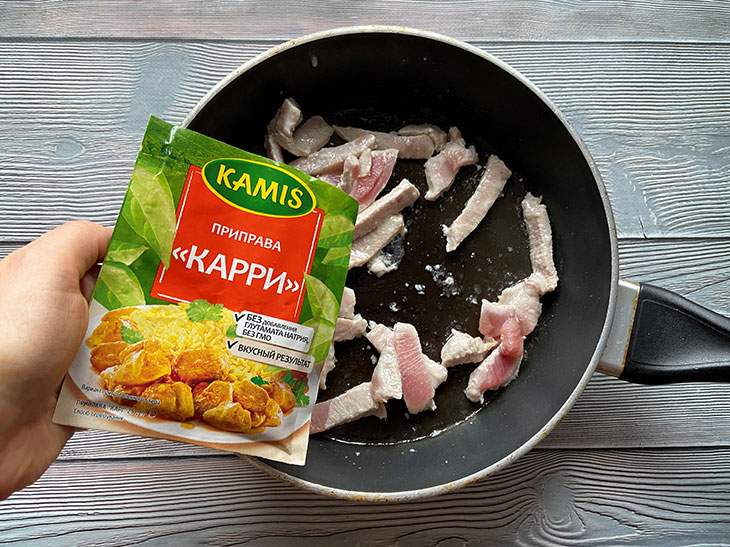 Салат з фунчозою та куркою - смачна азіатська страва