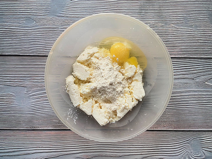 Ковбаски з сиру – цікава страва на сніданок