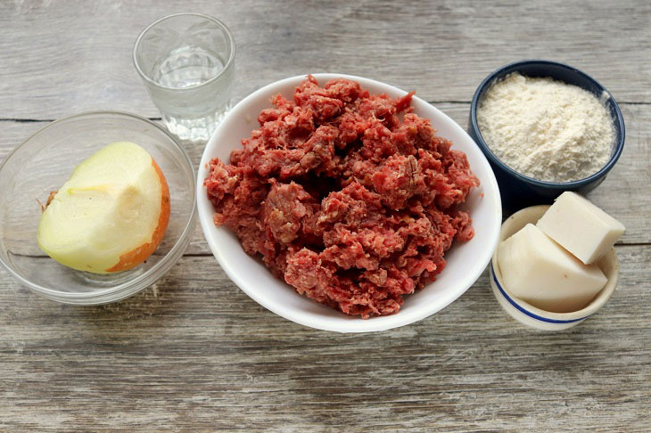 Кримські чебуреки - соковиті, хрусткі та ароматні