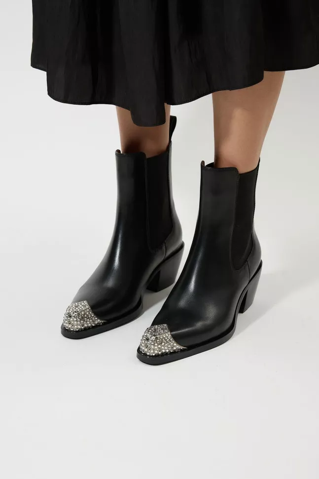 Сделай себе сюрприз: 5 ботинок от Lonza Shoes, которые можно подарить себе прямо сейчас