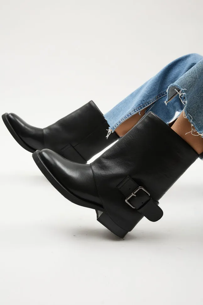 Сделай себе сюрприз: 5 ботинок от Lonza Shoes, которые можно подарить себе прямо сейчас