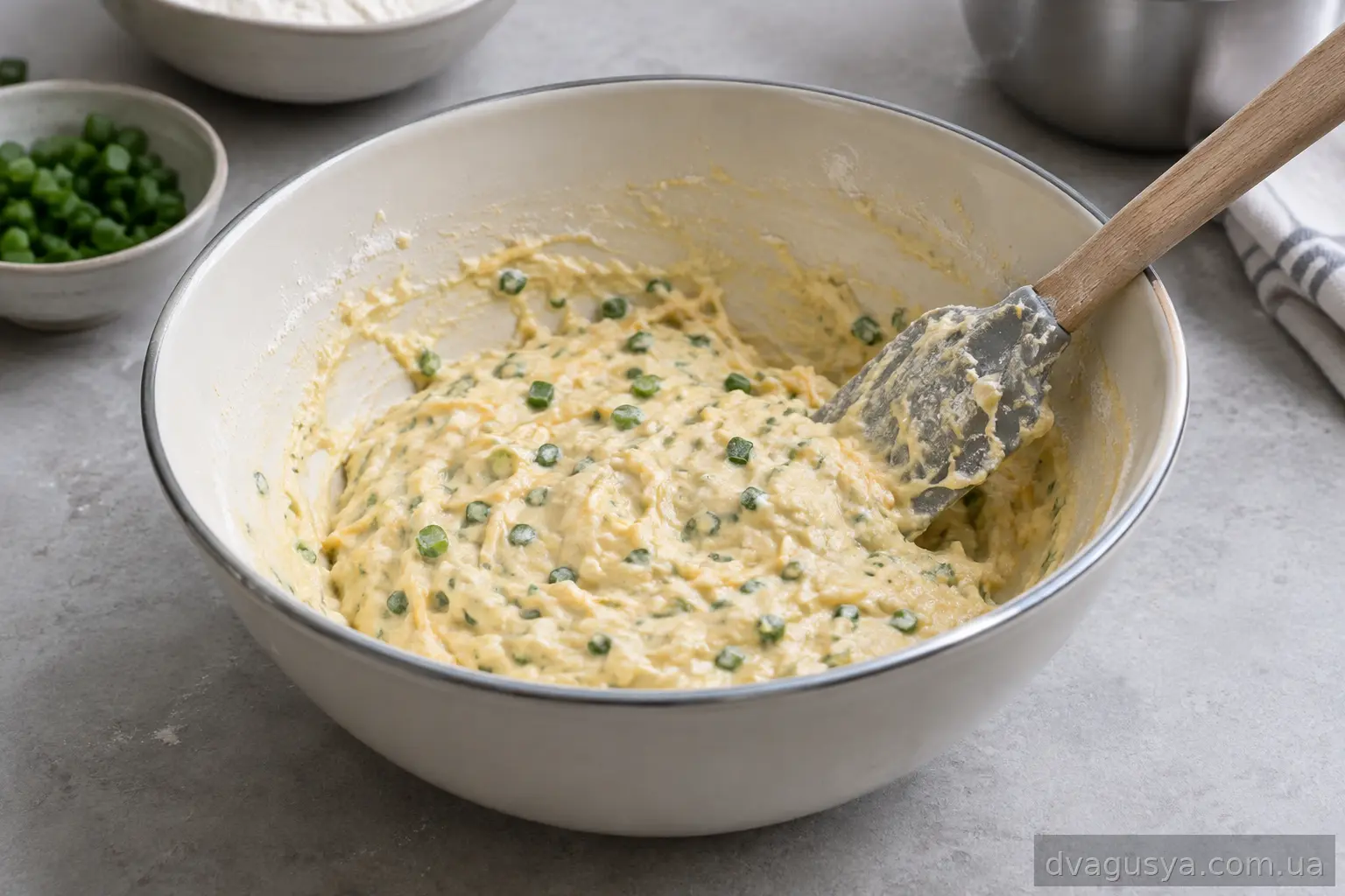 Тісто для сирних кексів із зеленою цибулею